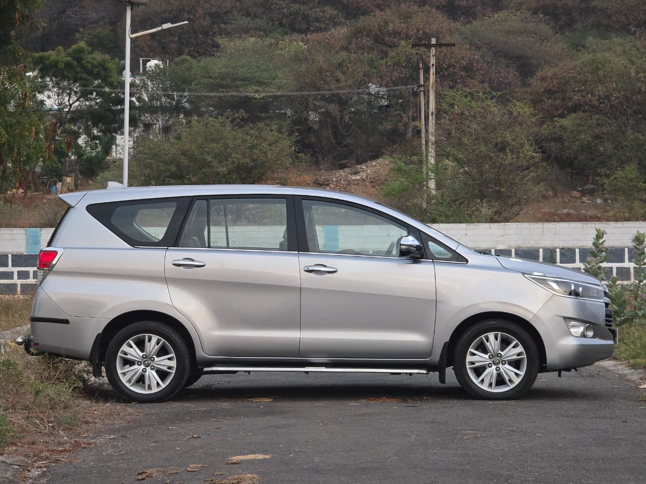 Vehicle photo 6