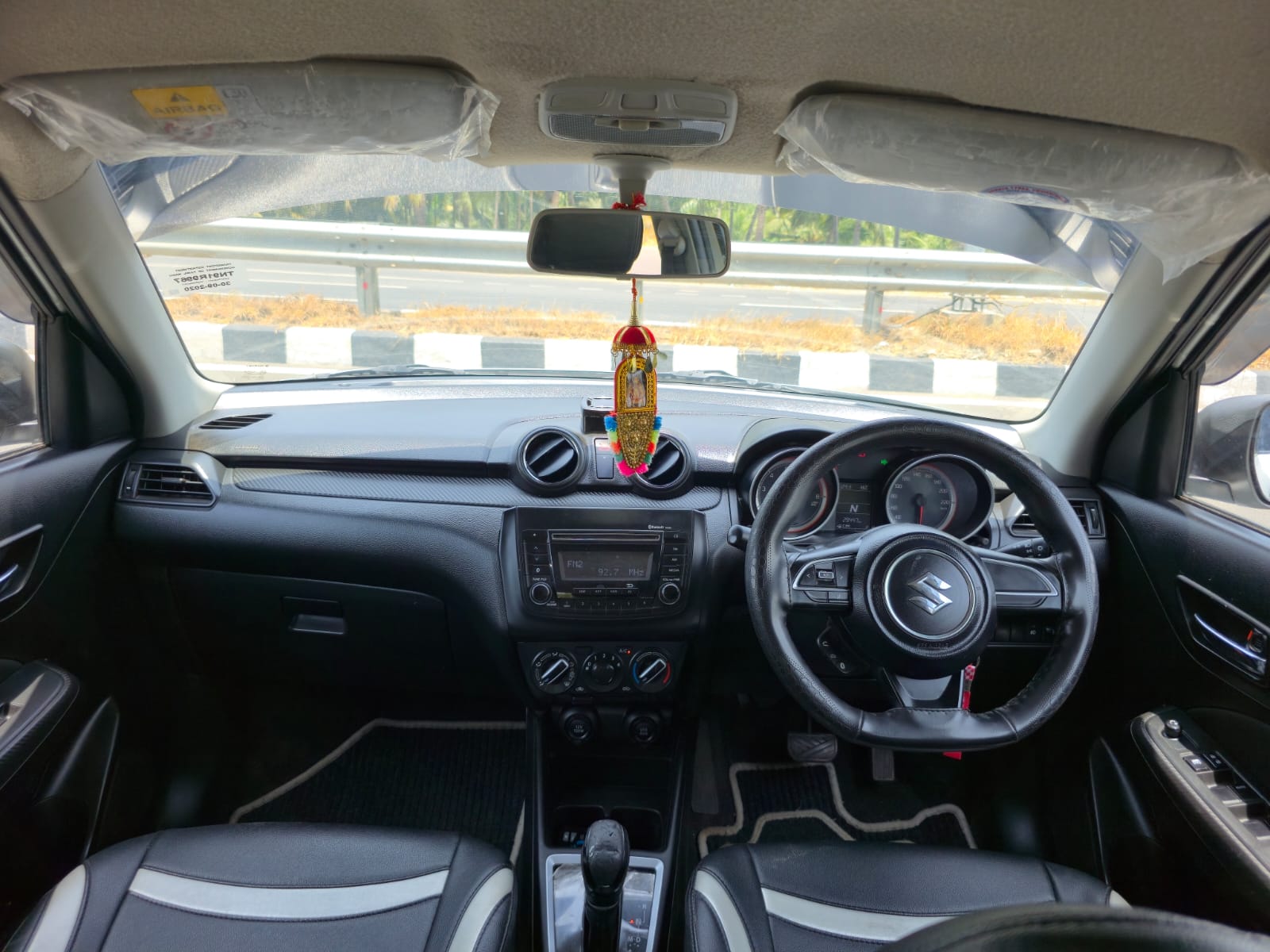 Vehicle photo 2