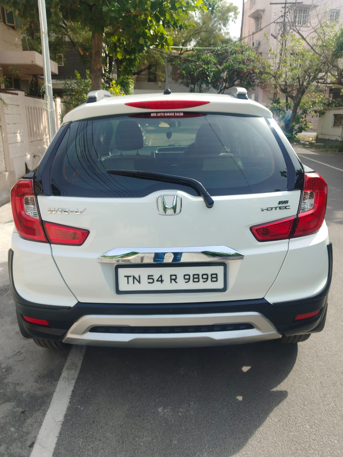 Vehicle photo 14