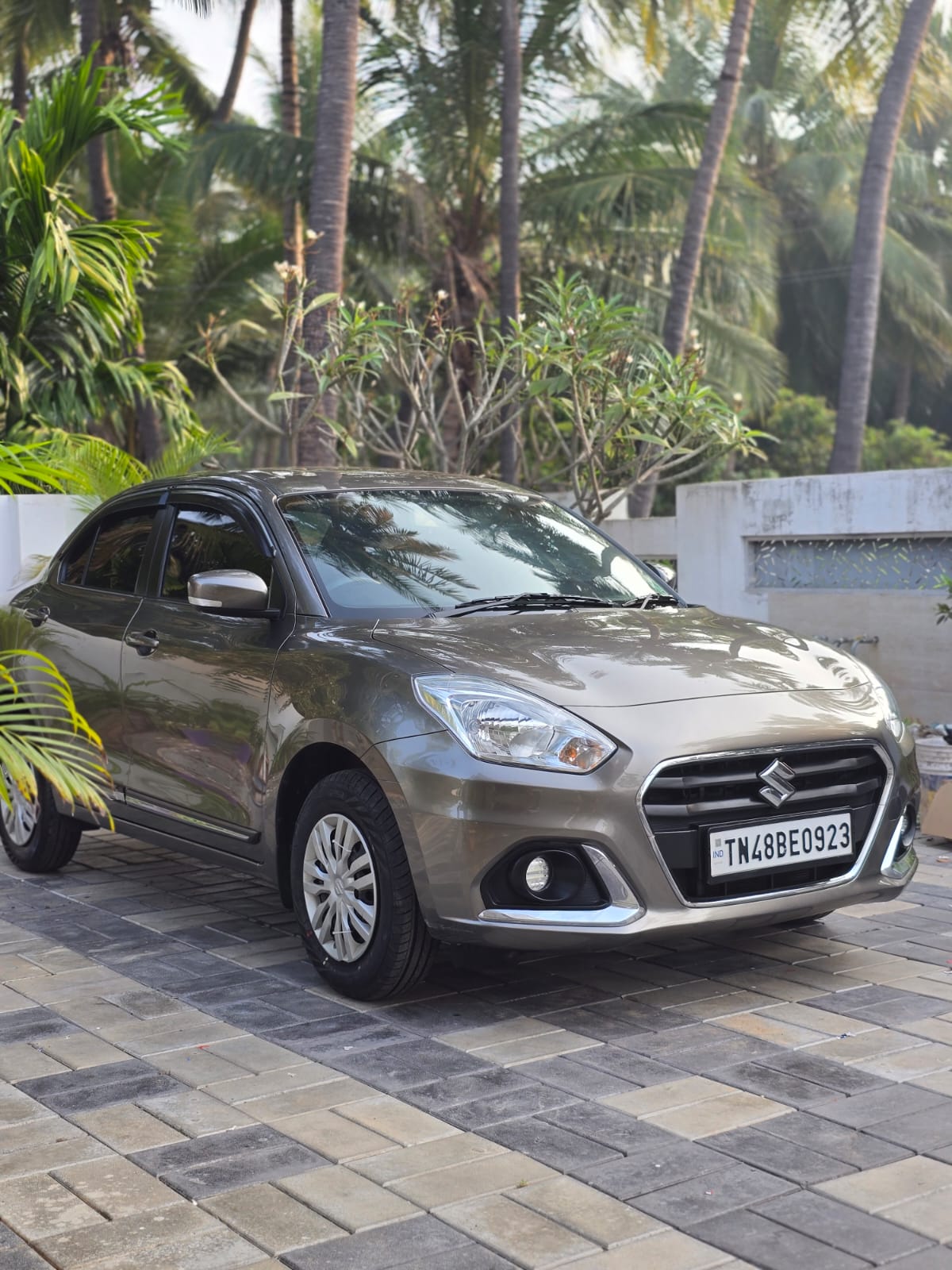 Vehicle photo 5