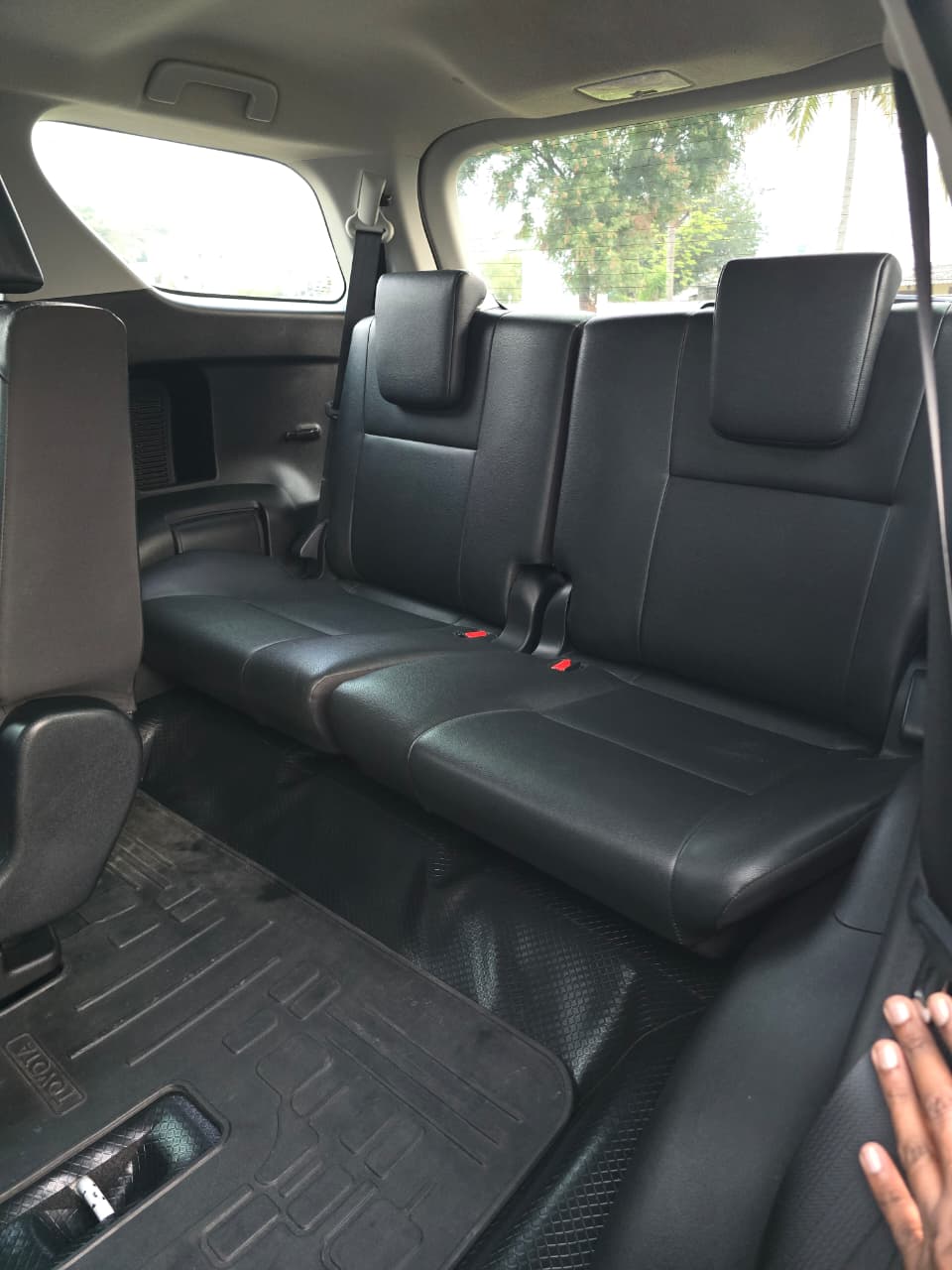 Vehicle photo 14