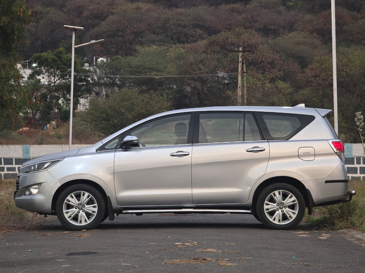 Vehicle photo 14